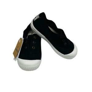 NWT Victoria 27EU (10-10.5 US) Black Sneakers